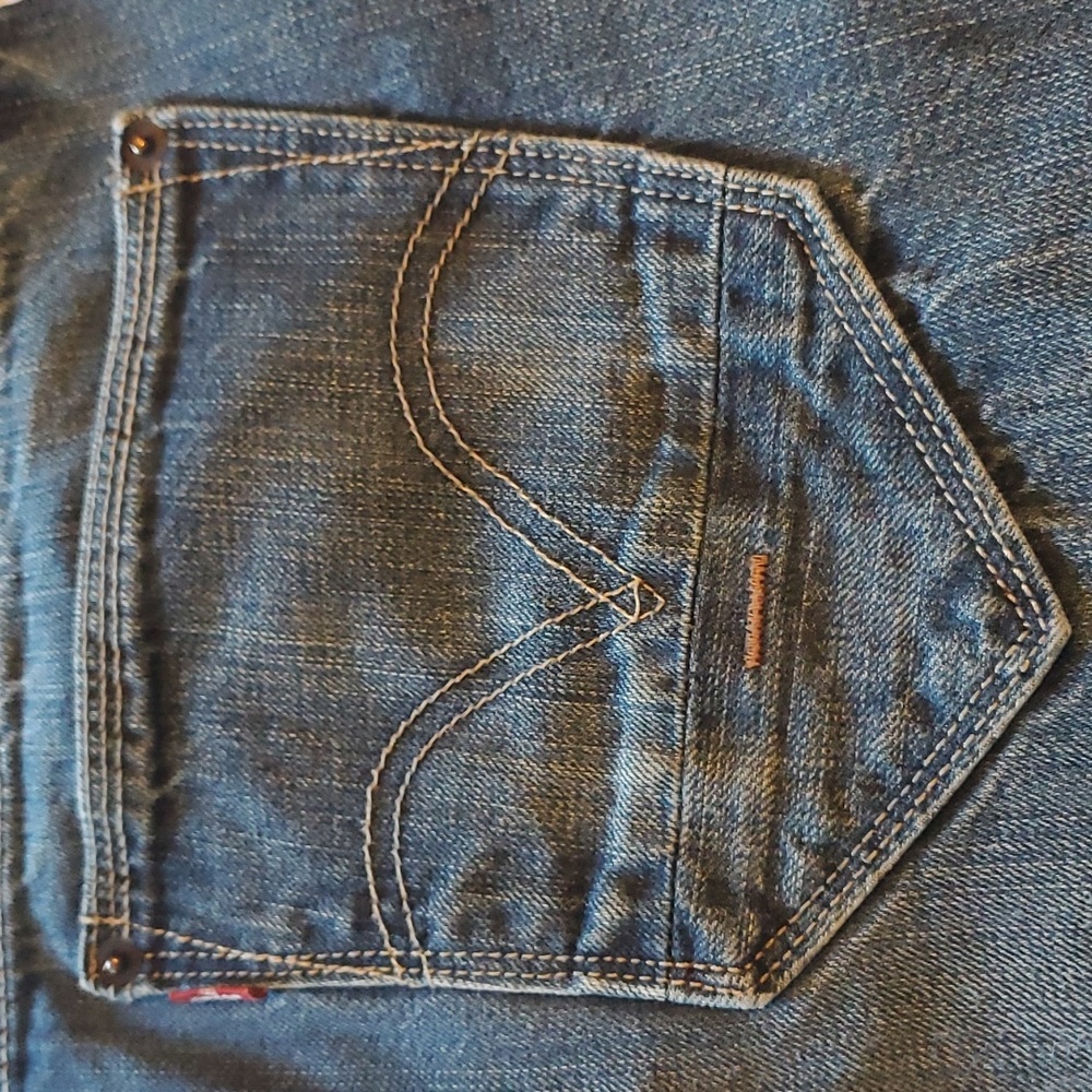 Levi's - Picture 3 of 14